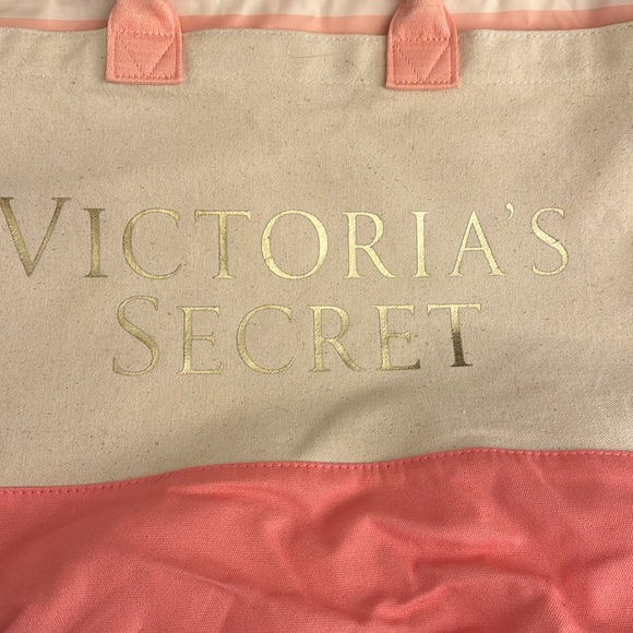 NEW Victoria’s Secret 2 in 1 Tote Bag set - canvas bag and cooler bag! - Picture 2 of 8